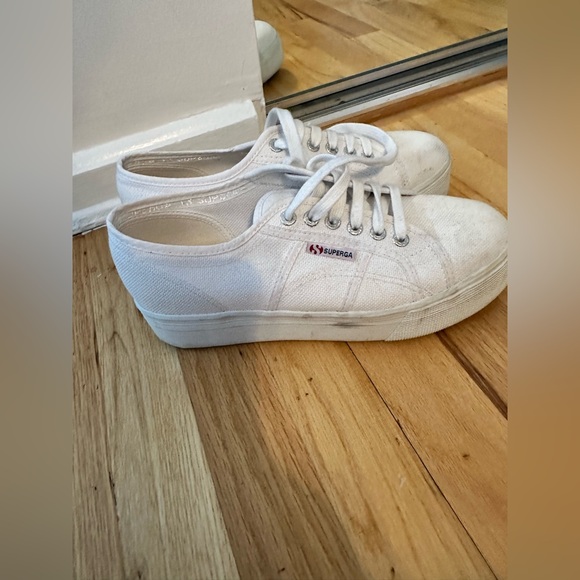 SUPERGA Tennis Shoe - Picture 2 of 4